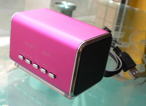 佛山哪里有電子產品批發(fā)市場,本人批發(fā)插卡小音箱